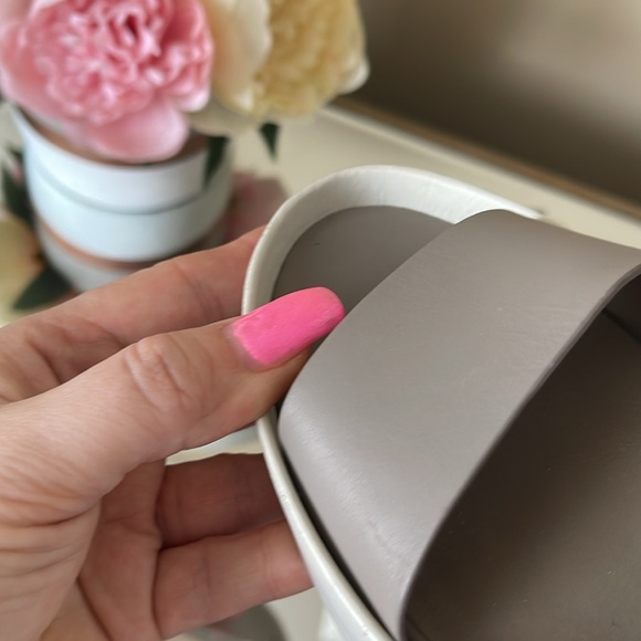 VINCE Tan Summer Sandals - Picture 4 of 11